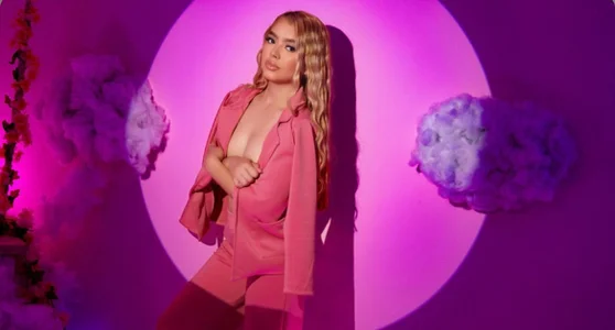 Mia_Roswell Hildden tenderness  2. fénykép