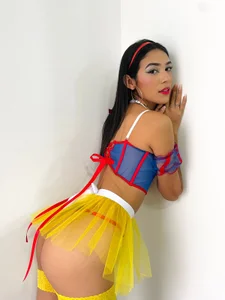 Sassy--Girl Would you bite the apple for me? Immagine 