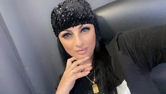 VixenSelena selena Pic 9