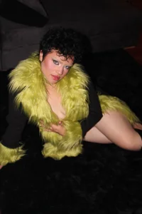 Alaska_deluxe Brat girl Pic 3