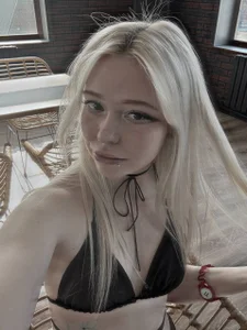 Public od Nikaswag449  4 snímek