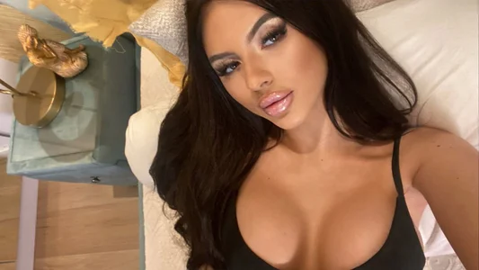 IvyRubens Doll face Pic