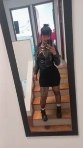 Julls420_ Black ? Pic