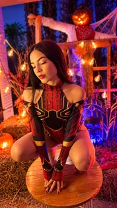 Kim_miller4 🐄 Moo Mood 🥛🤠 🎃 help me reach my first 1000 likes 👩🏻‍🌾🐮🎃💀👻 Pic 5