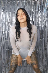 The heat of the night and me... lighting everything up 🔥 od Alison_Chan_  6 snímek