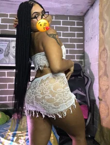 charlotte_brawn a dark-haired Latina🤎💅 Pic 2