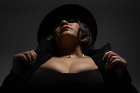 isabella_horney_ elegance and sensuality 🔥 Foto