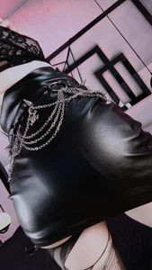 I want you to fill my mouth with your sweet milk and fuck my hot pussy 😈 de alixxon1  2 photos