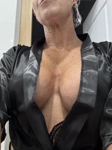 Tit worship de Devon2020  4 Imagens