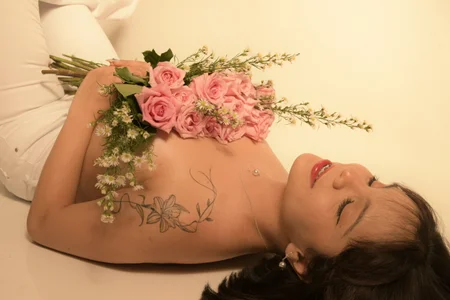 Clara_Luu Delicate like what I feel 🌸 Εικόνα 7