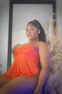 LaurenG7 Public Pic 4