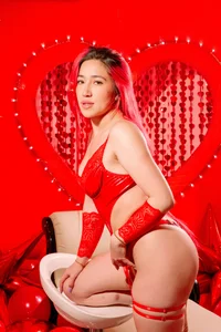 Celestee15_ Red red, soon is 💘 Pic