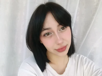 JuleeSamec do you want to be close to me? . fénykép