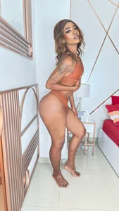 bella_tinkerbell_bahamas With this color my skin looks delicious Pic 5