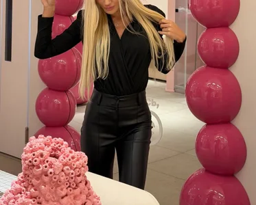 Pussyinpublic Public Foto 2