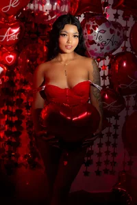 emma_carterr1 Would you be my Valentine? 💞 Bilde 4