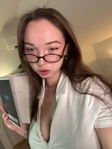 CassieMauzy lesson about female breasts Pic 5