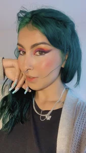 Cinamoonn Cute face Pic 3