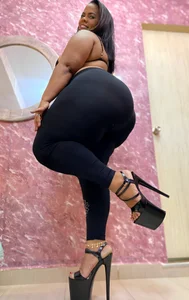 WALESKABBW_ASS this woman is amazinggg 🫨✨ Pic 3