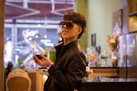 DamiaanXx A CASUAL DAY WITH A GLASS OF WINE 😈 Bilde 6