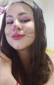 Alisson_brand kiss Pic 2