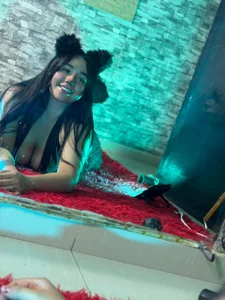 mpeachvelvet Public টি ছবি