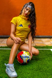 SophiaRivers football and something more টি ছবি