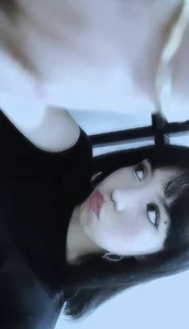 Nana-Komatsu Public Pic 5