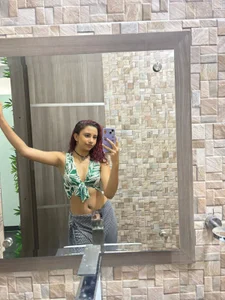 MiaBloom19: I am Mía Bloom ( 2 фото)