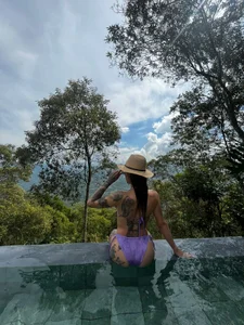 Salo_hot04 A SPECTACULAR DAY Pic 3