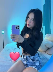 kitty_Rosee_ Public Pic 2