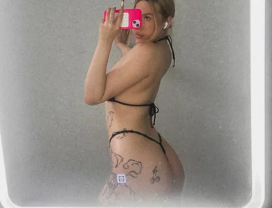 Emma__Leee My perfect body Pic 3
