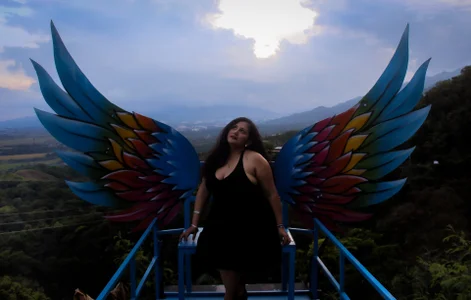 Genesis_Montenegro_OA a beautiful view and a beautiful woman Gambar 2