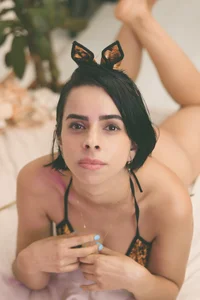 Amelia_Myers I'm not just a pretty face Pic 4