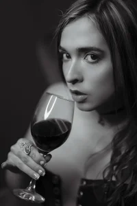 SARAMISHA SENSUAL DARK Pic 4