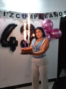 EmilyPeytonnのhappy birthdayの枚の写真