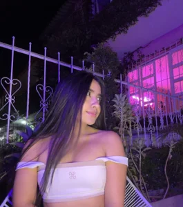 HaileyBiieber 💗 Pic 2