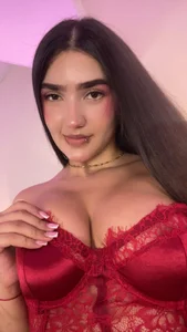 Tiffanny_Gomez Public Hình
