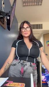 AsianBigBoobs29 Public Bilde 5