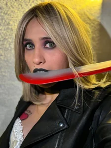 emilly_smith_1 Tiffany Chuky  2টি ছবি