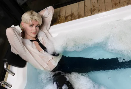 VladHellsing4: U know i love jacuzzis 😅 ( 4 фото)