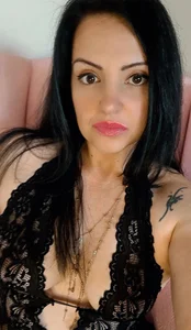 Liv_a_little Public Pic 5