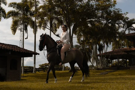 BridgetRodriguez me quiero montar en el caballo Poză 4