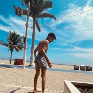 The sea is one of the places where I am happy de dylancrugerx  2 Imagens