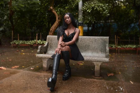 amber_maxwell Under the rain💦 Pic 6