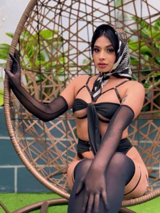 AlyssaDean 🖤Style & Elegance🤍 Pic 3