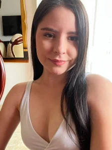 IsoldeVane hey daddy รูป 