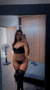 MiiaLuxx Public Pic 2