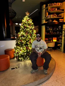 Daddyhonk: Public ( 3 фото)