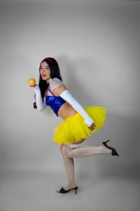 Veronica_isaza__ ❤️ 👑 Mirror, Mirror… Am I Your Fantasy? 🍎 Bilde 3